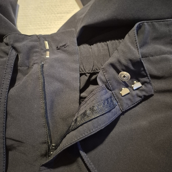 Jockey women's size Large navy blue stretch cropped pants, zip closure EUC - Picture 5 of 8